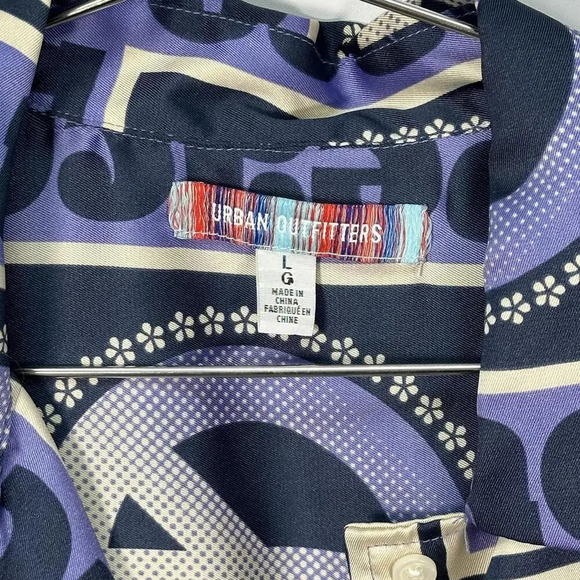 Urban Outfitters Peace Sign Bowling Button Down Large - Picture 3 of 5